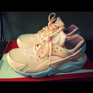 Women’s Air Huarache Run